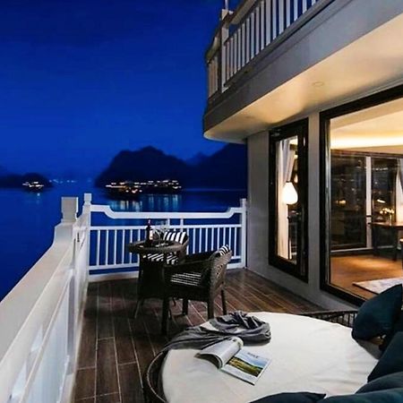 Lotus Elegance Cruise Hotell Ha Long Exteriör bild