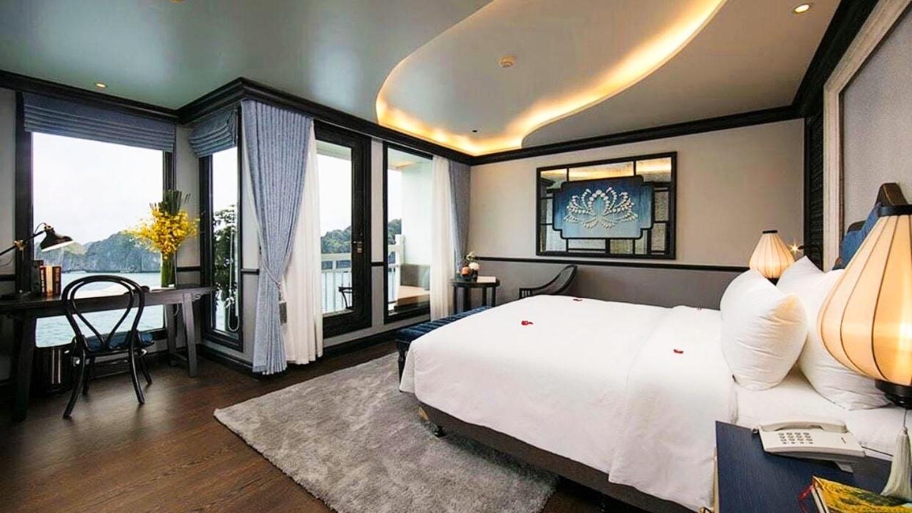 Lotus Elegance Cruise Hotell Ha Long Exteriör bild